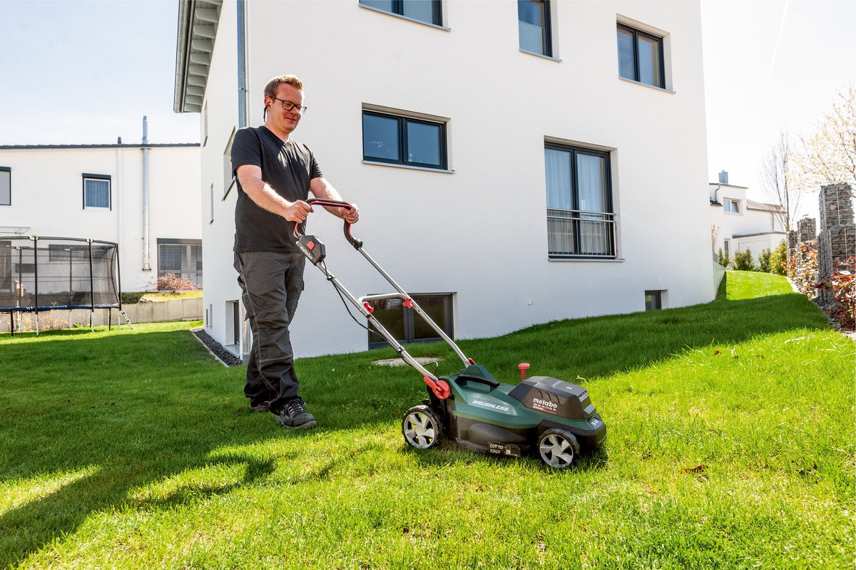 Akumulátorová kosačka Metabo RM 36-18 LTX BL 36 (telo)