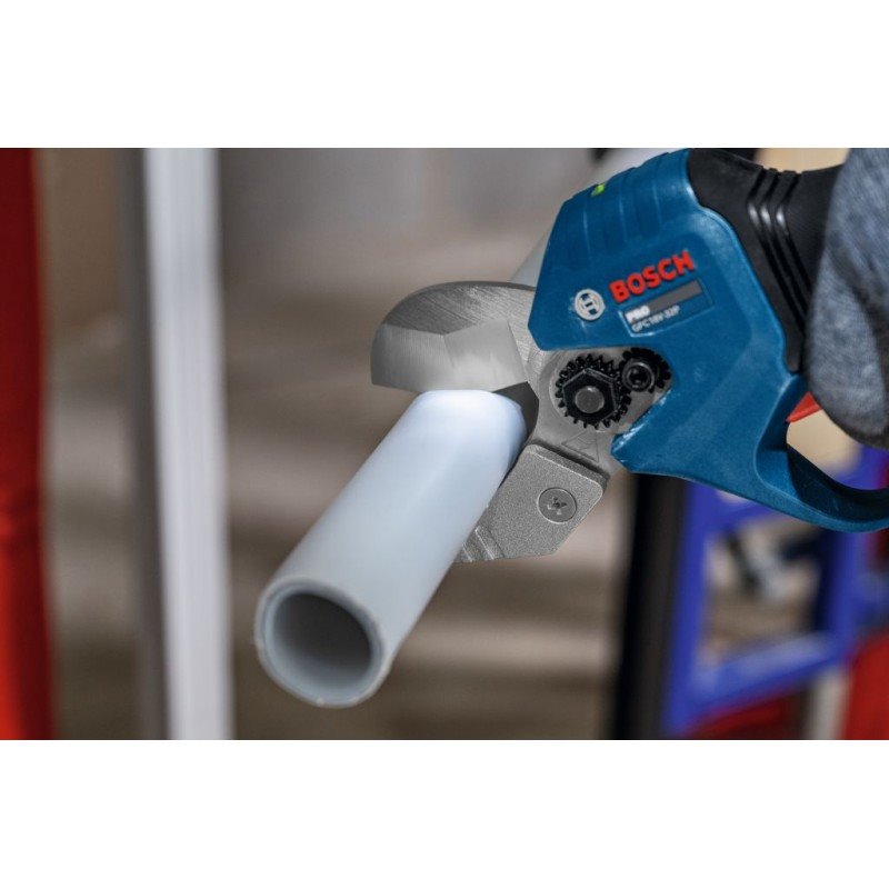 Akumulátorové nožnice na rúry BOSCH PRO GPC18V-32P + L-BOXX (0.601.9S2.001)