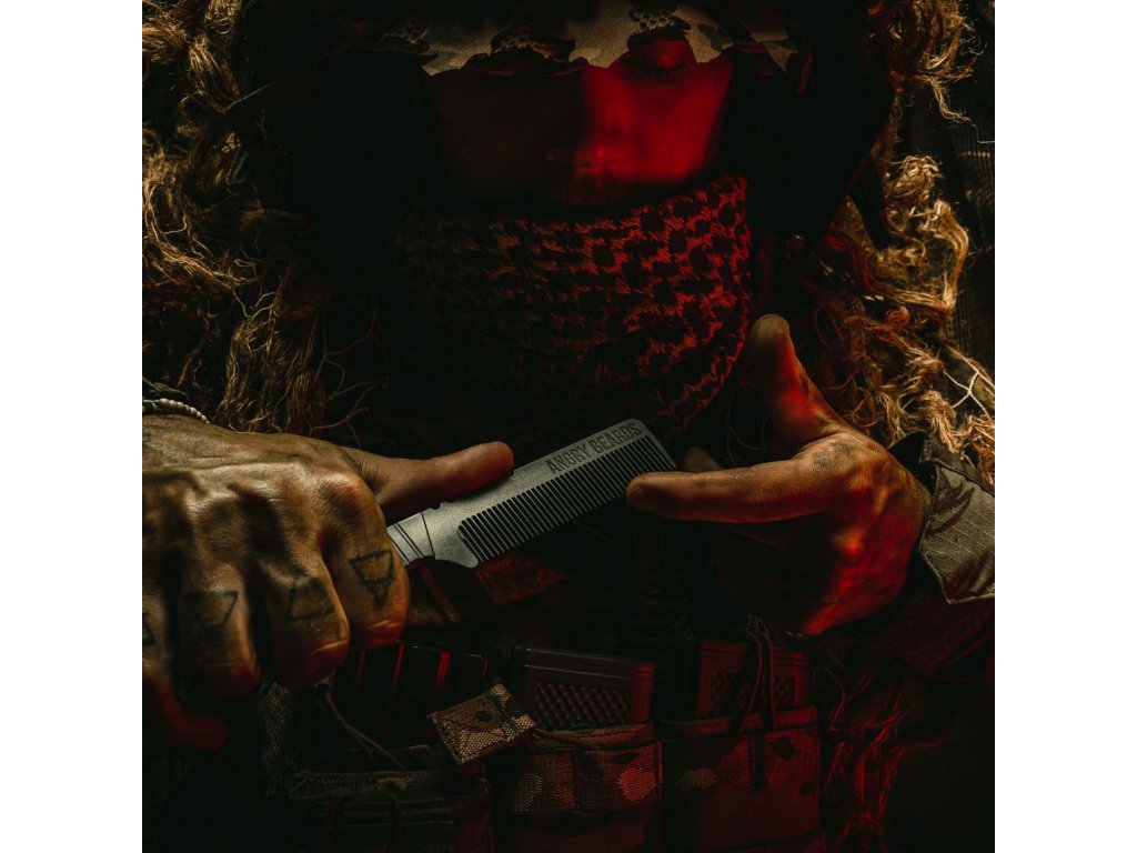 Angry Beards Combat Comb - uhlíkový hrebeň