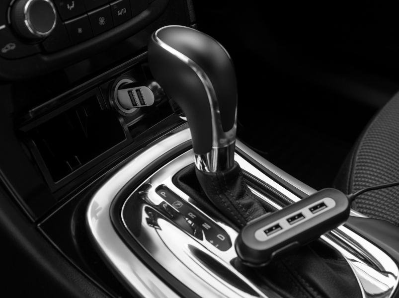 AVACOM CarHUB nabíjačka do auta 5x USB výstup, čierna NACL-CH5X-KK