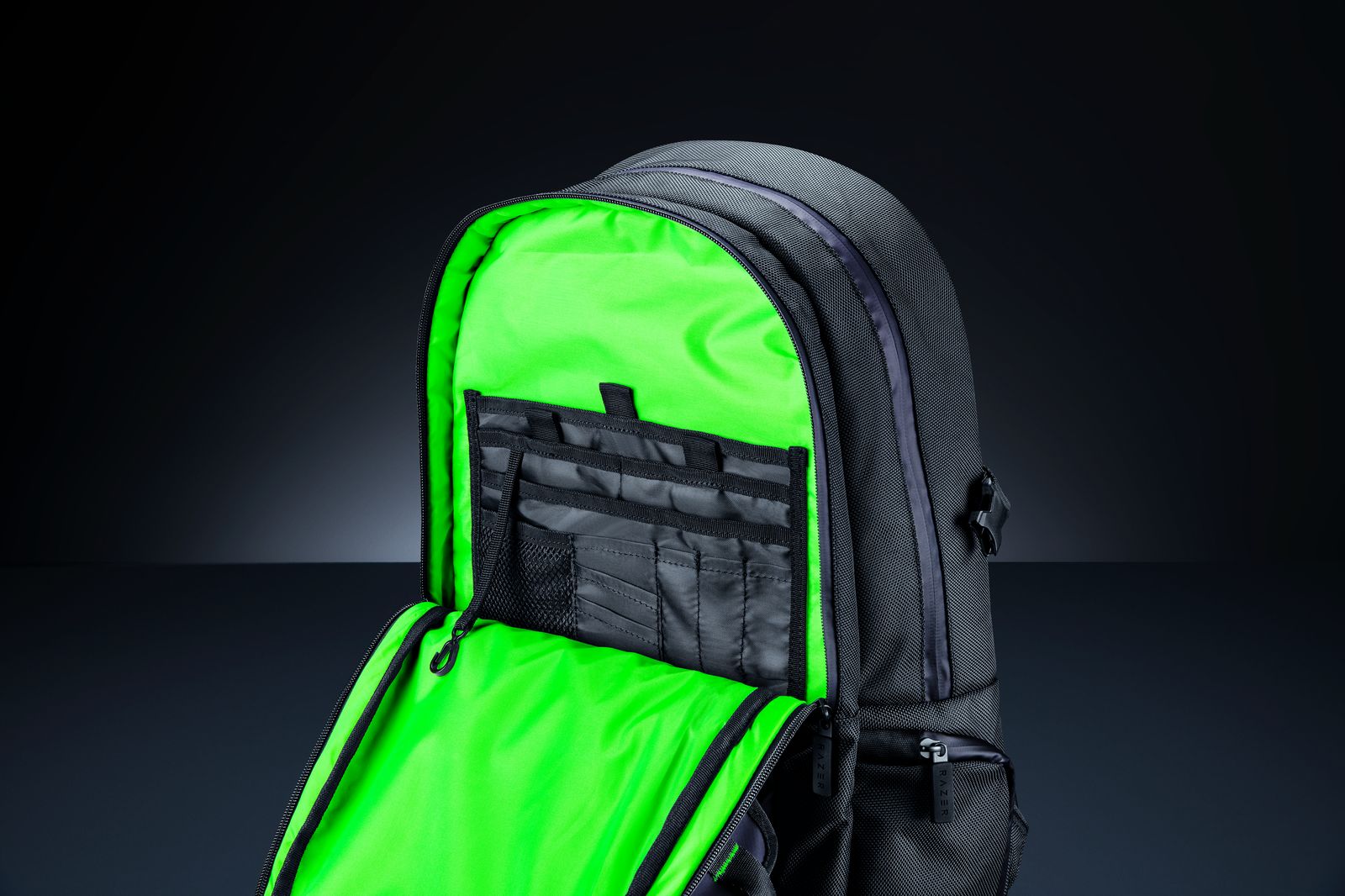 Batoh Razer Rogue (15,6") V3 - Chromatic Edition