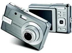 BENQ DC E720 7Mpix,3x opt. zoom,2.5" LTPS LCD Lion bat