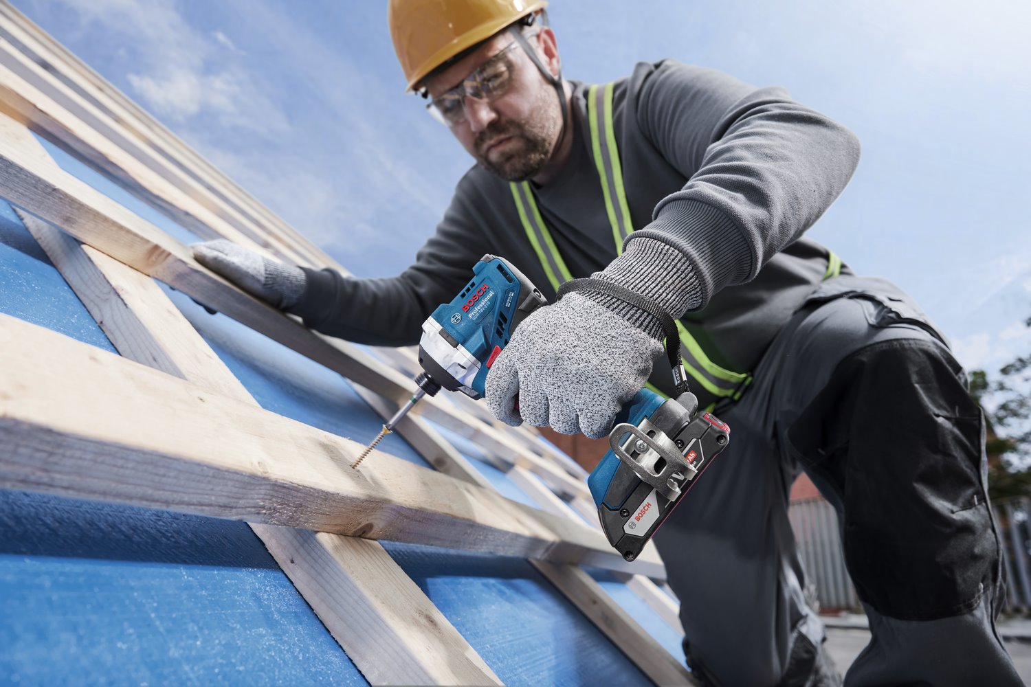 BOSCH rázový uťahovák AKU sada GDR 18V-215 (0.601.9N2.022)