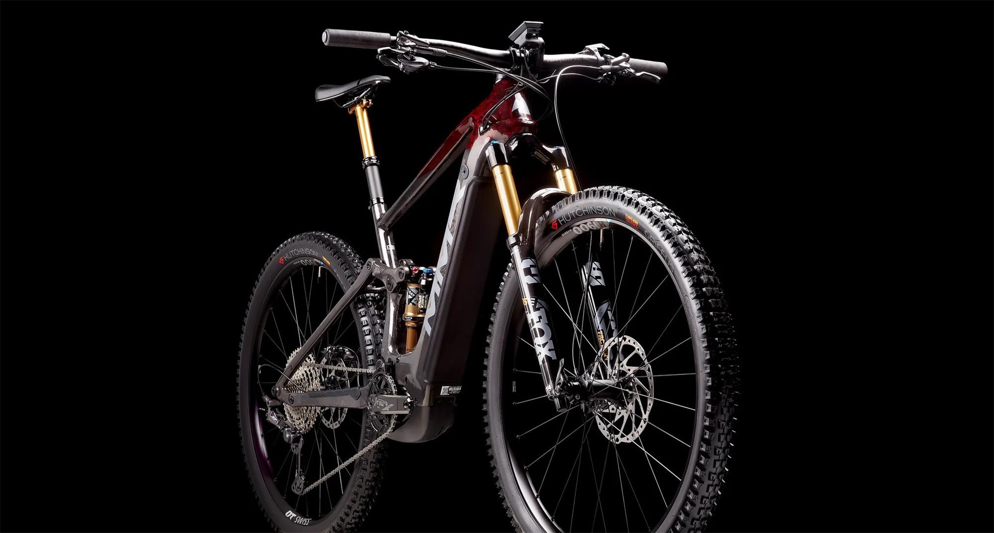 Celoodpružené elektrokolo MMR X-BOLT 140 10 - Liquid Red N Black - vel.M / 2024