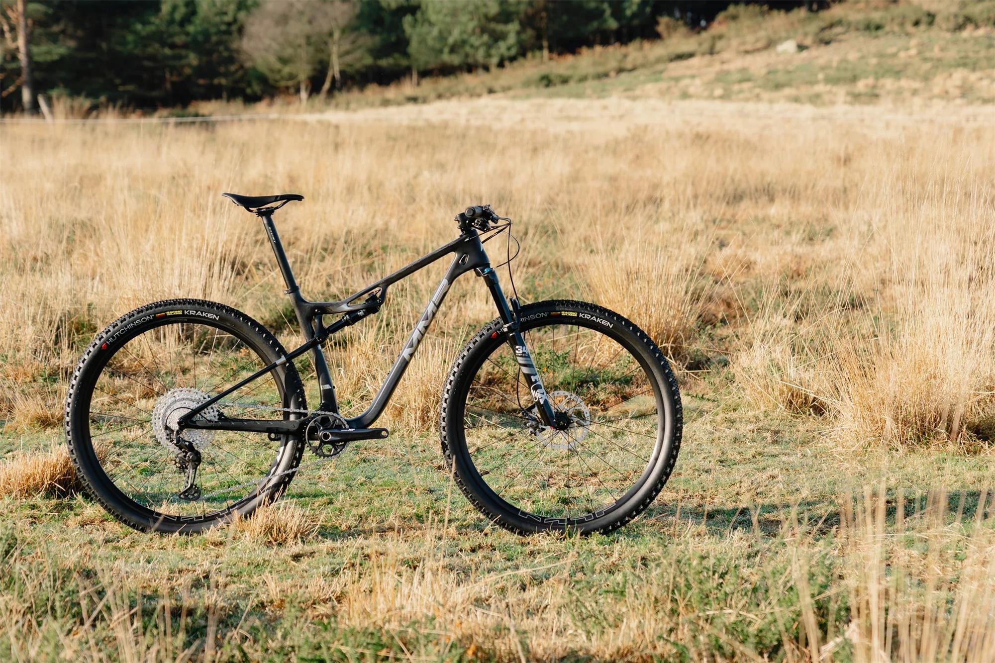 Celoodpružený bicykel MMR KENTA 10 - Carbon N Chrome - veľkosť M / 2024