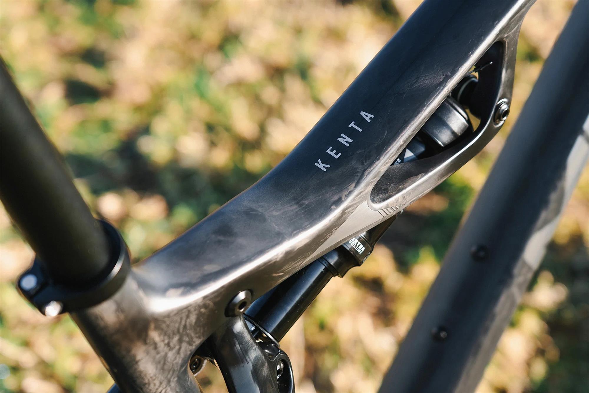 Celoodpružený bicykel MMR KENTA 10 - Carbon N Chrome - veľkosť M 24/2025