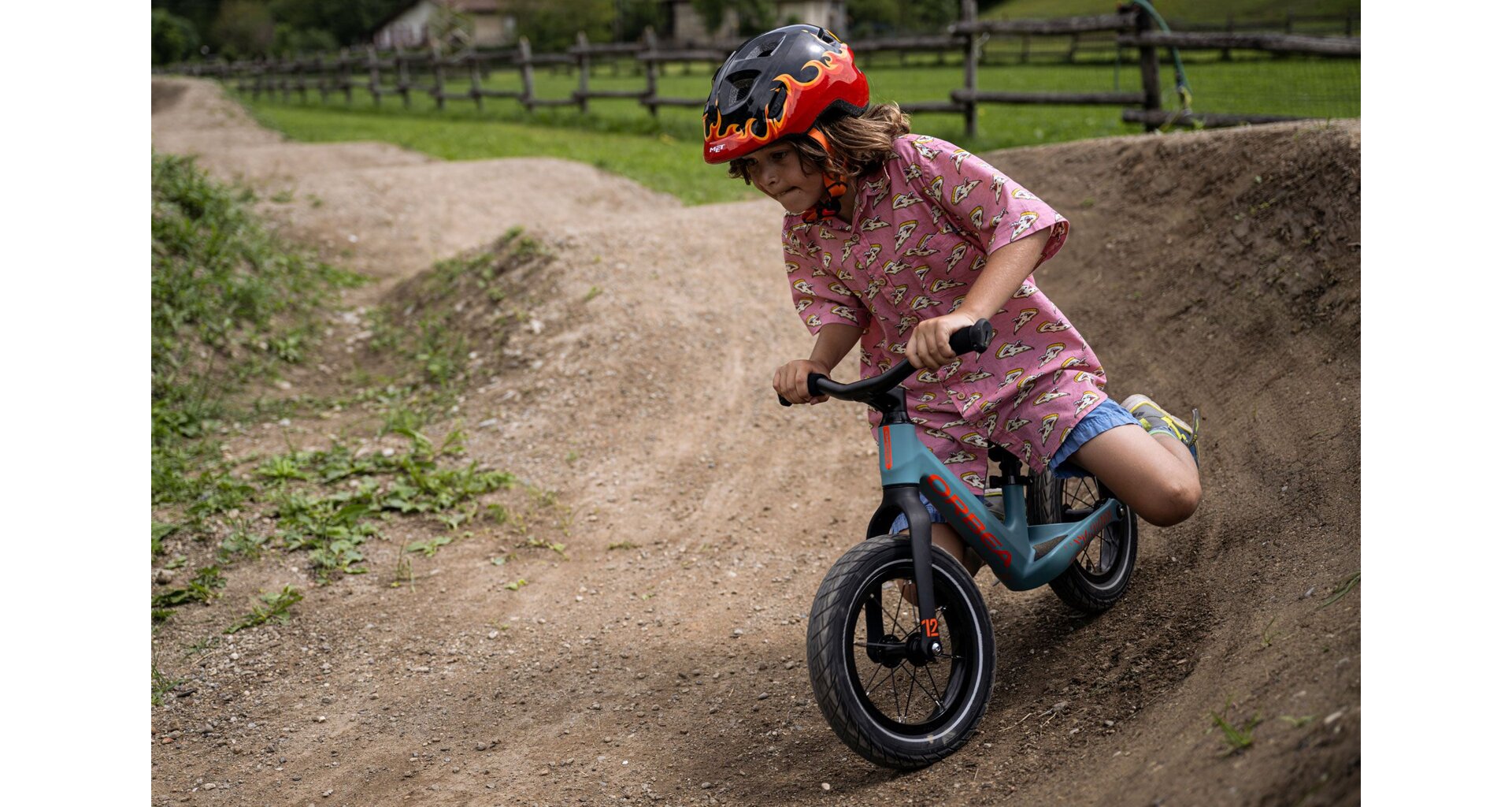 Cyklistická helma MET HOORAY dětská černá plameny - 46/52