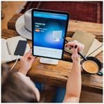Dotykové pero pre iPad s bezdrôtovým nabíjaním a inteligentným tlačidlom FIXED Graphite Pro, čierne