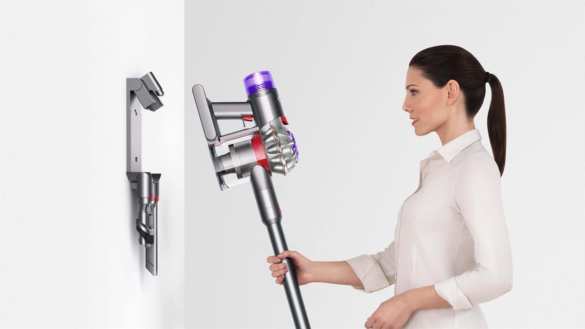 Dyson V8