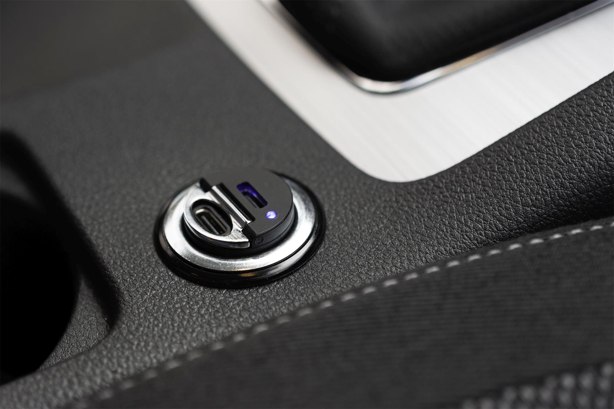 FIXED nabíjačka do auta s výstupom 2xUSB-C v miniatúrnom vyhotovení, podpora PD, 30 W, čierna