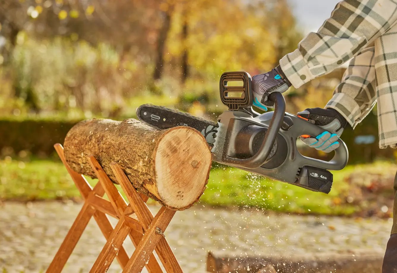 Gardena 14790-20 Akumulátorová řetězová pila PowerSaw 250/18V P4A - set