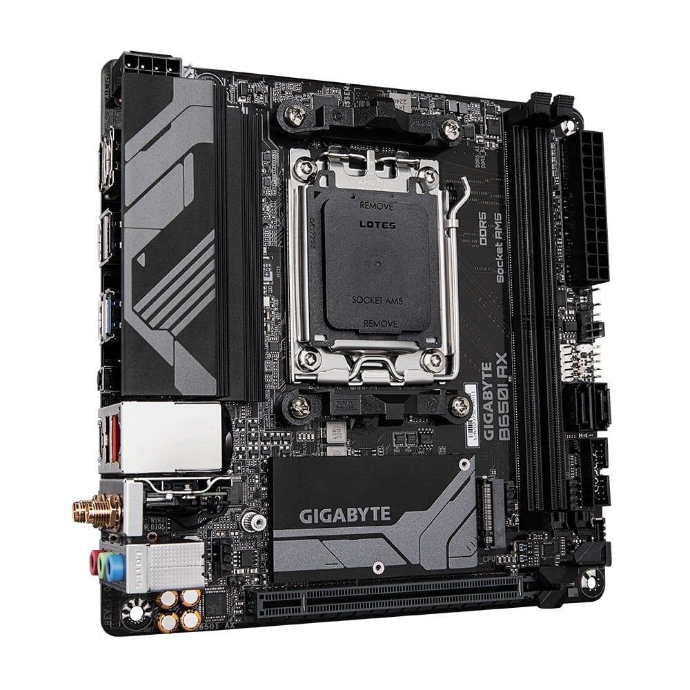 GIGABYTE B650I AX