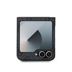 Guess PU 4G Kovový zadný kryt s logom pre Samsung Galaxy Z Flip 6 Grey