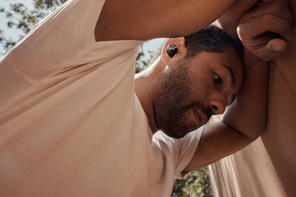 JBL Reflect Flow Pro biely