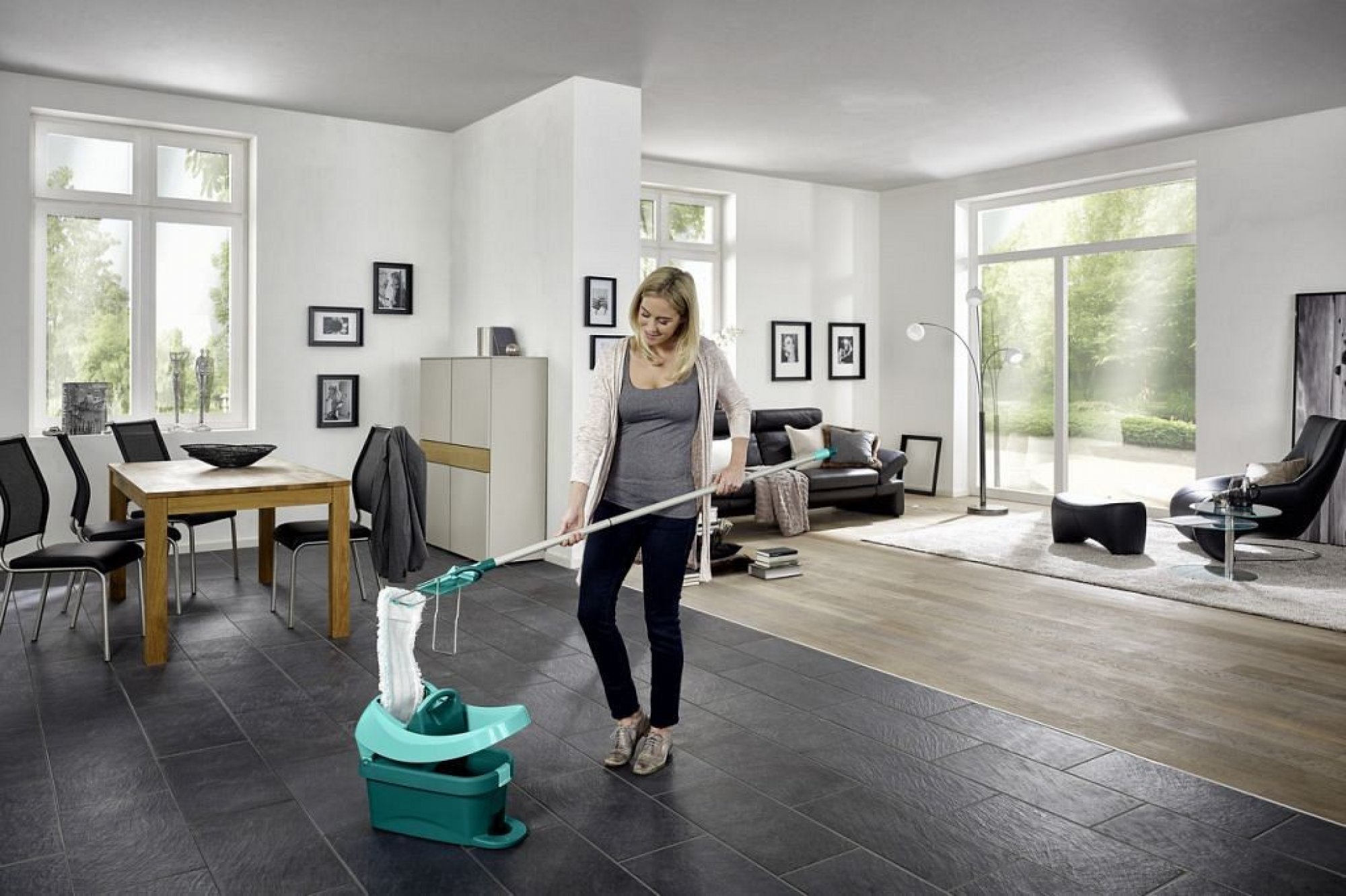 Leifheit 55096 Vedro na kolieskach s nožným žmýkačom + mop Profi