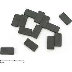Magnet obdélník šedý 15x28mm