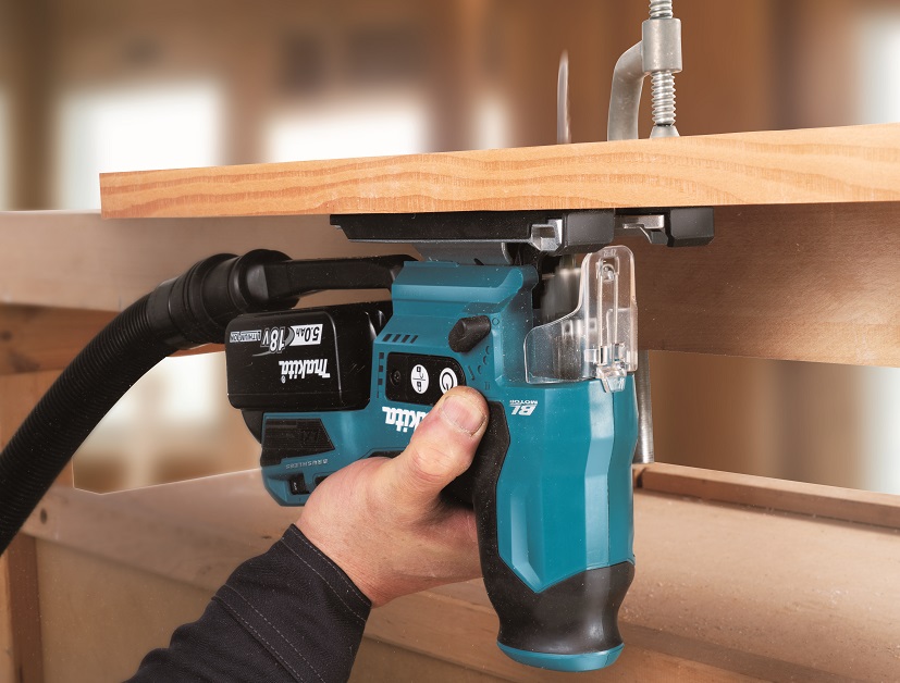 MAKITA Aku bezuhlíková přímočará pila Li-ion LXT 18V,bez aku Z