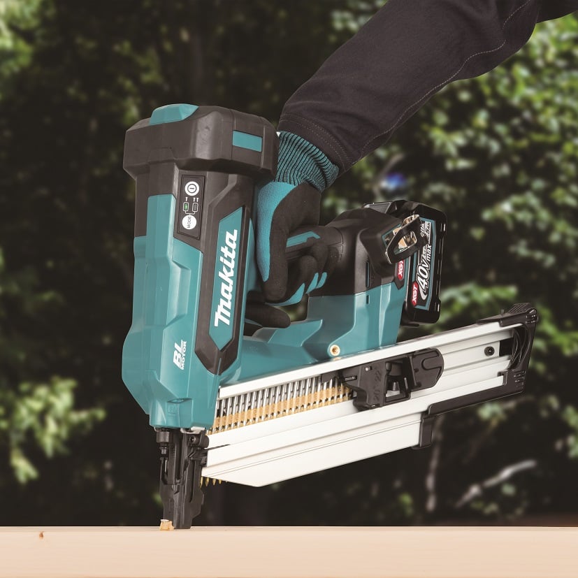 MAKITA Akumulátorová klincovačka 50-90 mm Li-ion XGT 40V, bez batérie Z