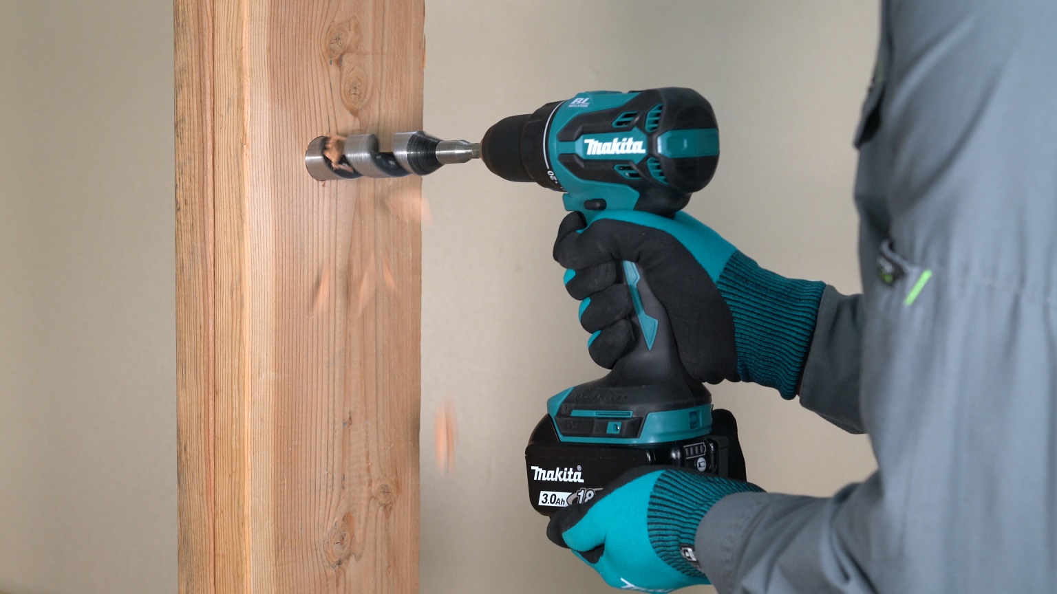 Makita DDF490SFJ Aku bezuhlíkový šroubovák Li-ion LXT 18V 3,0 Ah,Makpac