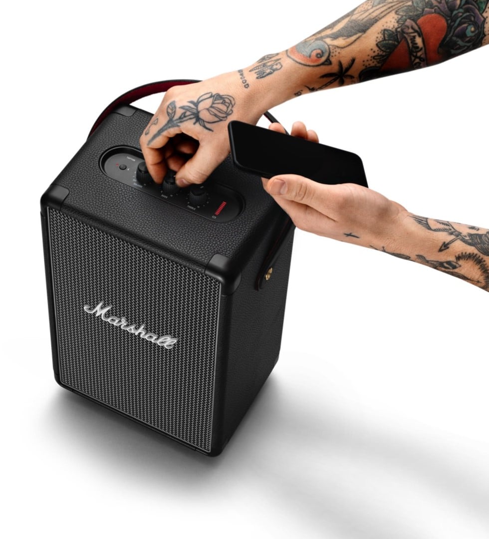 Marshall Tufton Black and Brass, čierna