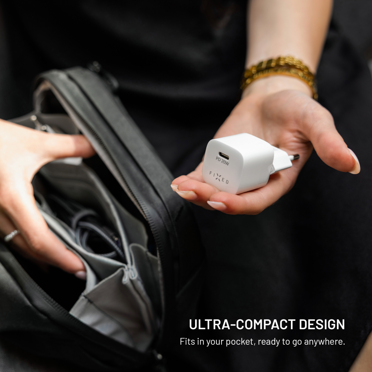 Mini sieťová nabíjačka FIXED s výstupom USB-C a podporou PD, 20 W, biela