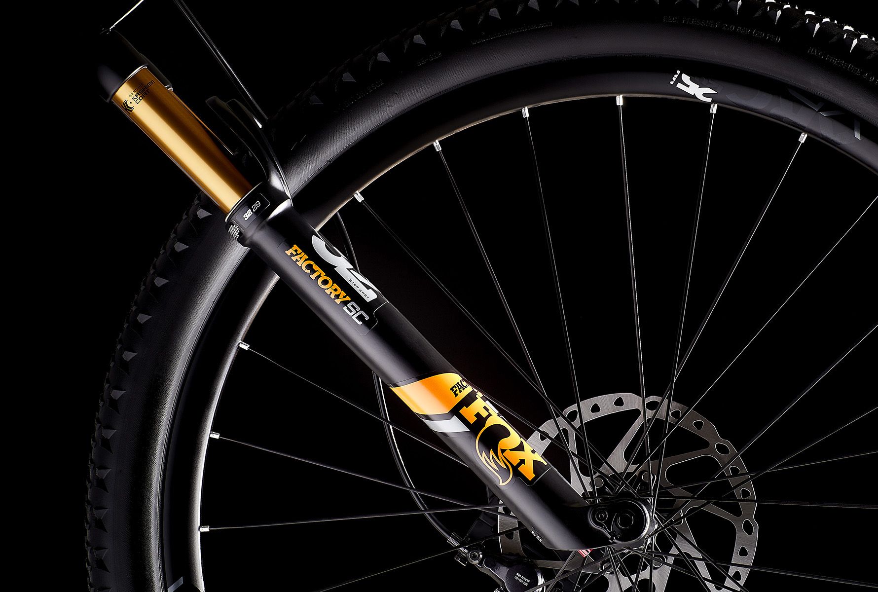 MMR 2020 29" Kenta 10 M/18" - graphtie/orange