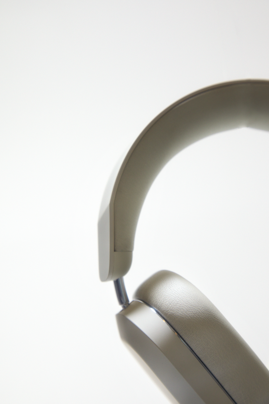 MONDO Over-Ear Headphones (Greige)