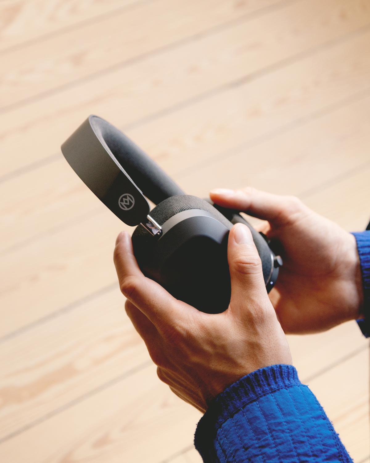 MONDO Over-Ear Headphones Sport ed. (Graphite)