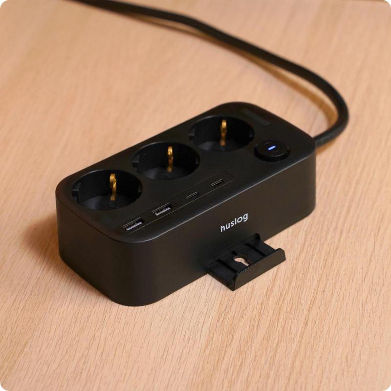 Nabíjacia stanica Huslog 15W 3x zásuvka, 2xUSB-C, 2xUSB, 1x držiak na telefón čierna