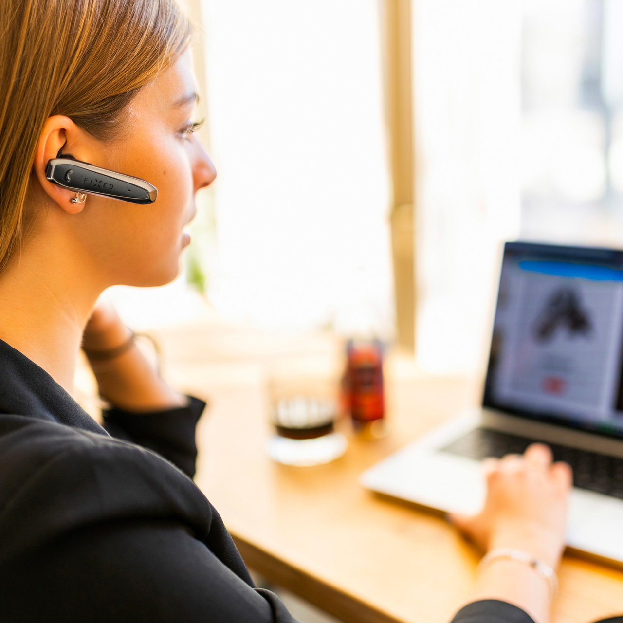 Náhlavná súprava Bluetooth FIXED Talk, čierna