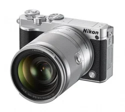 Nikon 1 J5 + 10-100mm - stříbrná (VVA243K002)