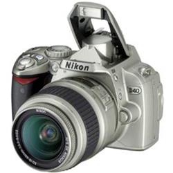 NIKON D40 - 6,1 MP + 18-55 II AF-S DX ED - SILVER