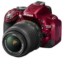 Nikon D5200 + 18-55 AF-S DX VR (VBA351K001)