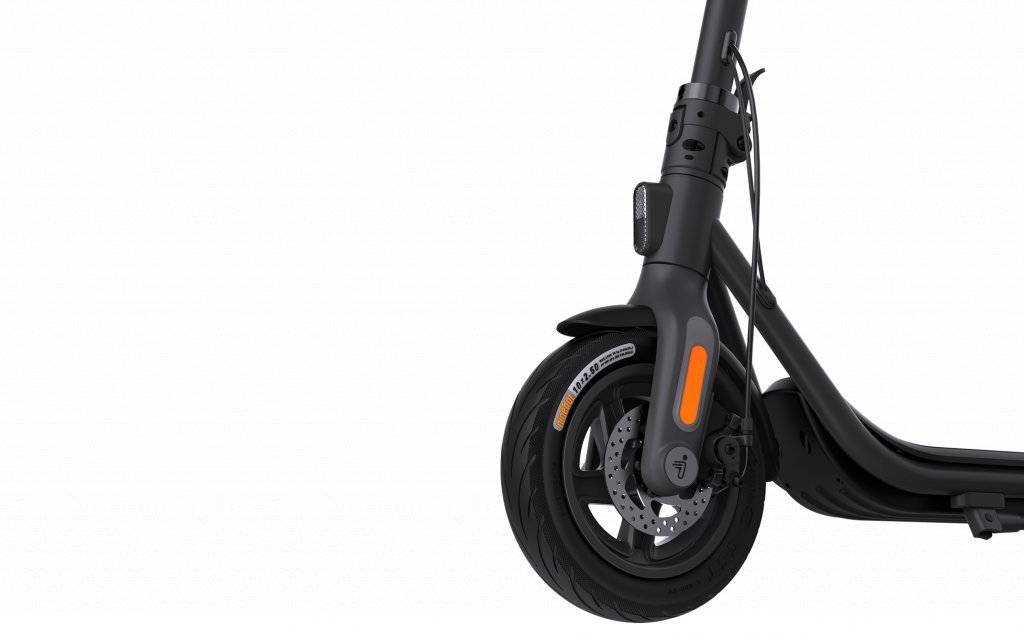 Ninebot KickScooter F2 E by Segway