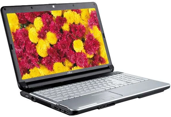 Notebook Fujitsu LIFEBOOK A530 15,6" LED Core i3-380M,2GB,250GB,DVD,WiFi,HDMI,W7P-64bit