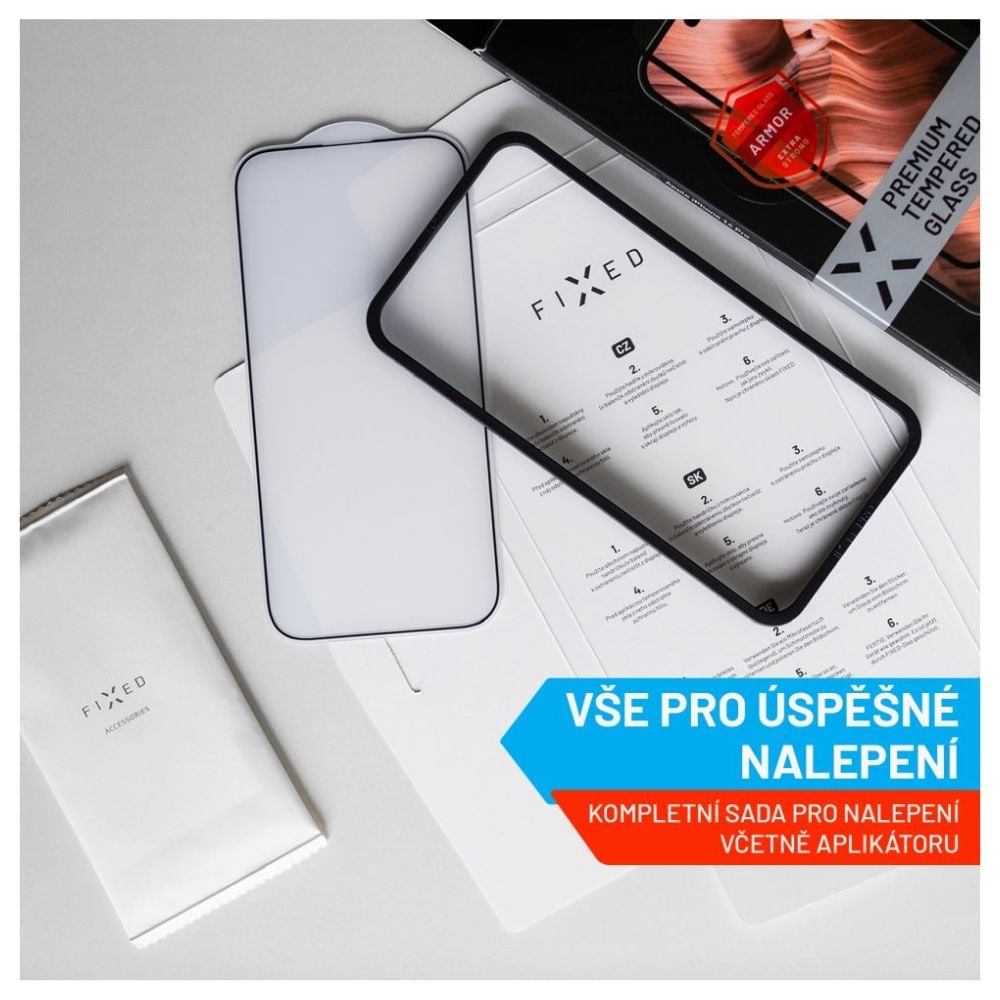 Prémiové ochranné tvrzené sklo FIXED Armor s aplikátorem pro Apple iPhone 15, černé