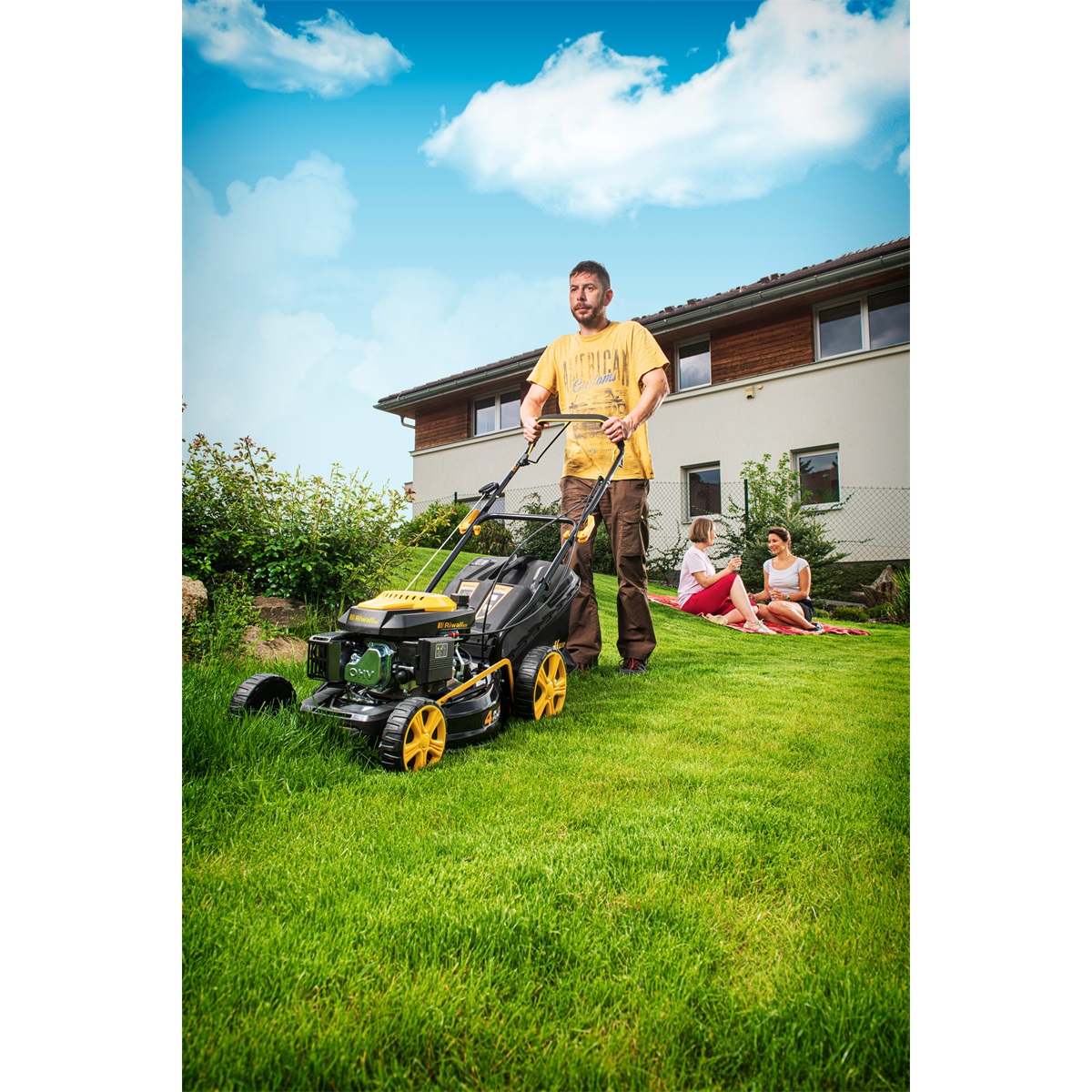 Riwall PRO Rotační sekačka benzínová s pojezdem RPM 4735