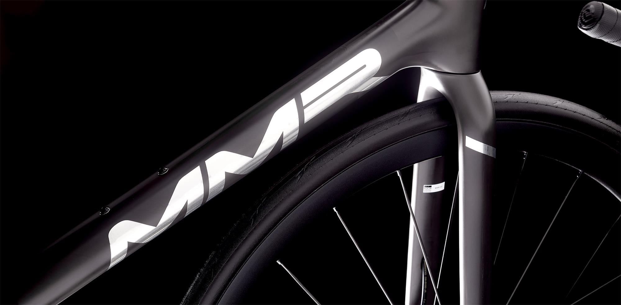 Silniční kolo MMR ADRENALINE 00 - Carbon N Chrome - vel.L 24/2025