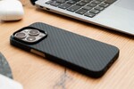 Swissten MagCarbon Pro pre Apple iPhone 17 Pro, iPhone 18 Pro, čierne
