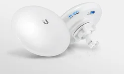 UBIQUITI NanoBeam5 AC (NBE-M5AC-500)