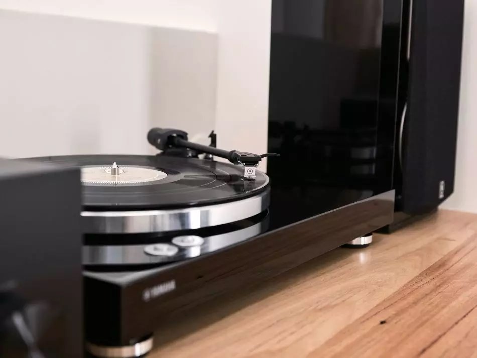 Yamaha TT-S303 čierna