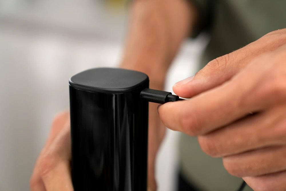 Zwilling Enfinigy Elektrický mlýnek na sůl, koření a bylinky, černý